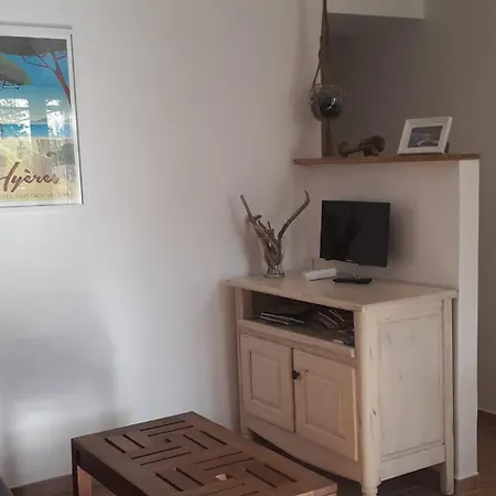 Les Figues Et Les Cigales Apartment *